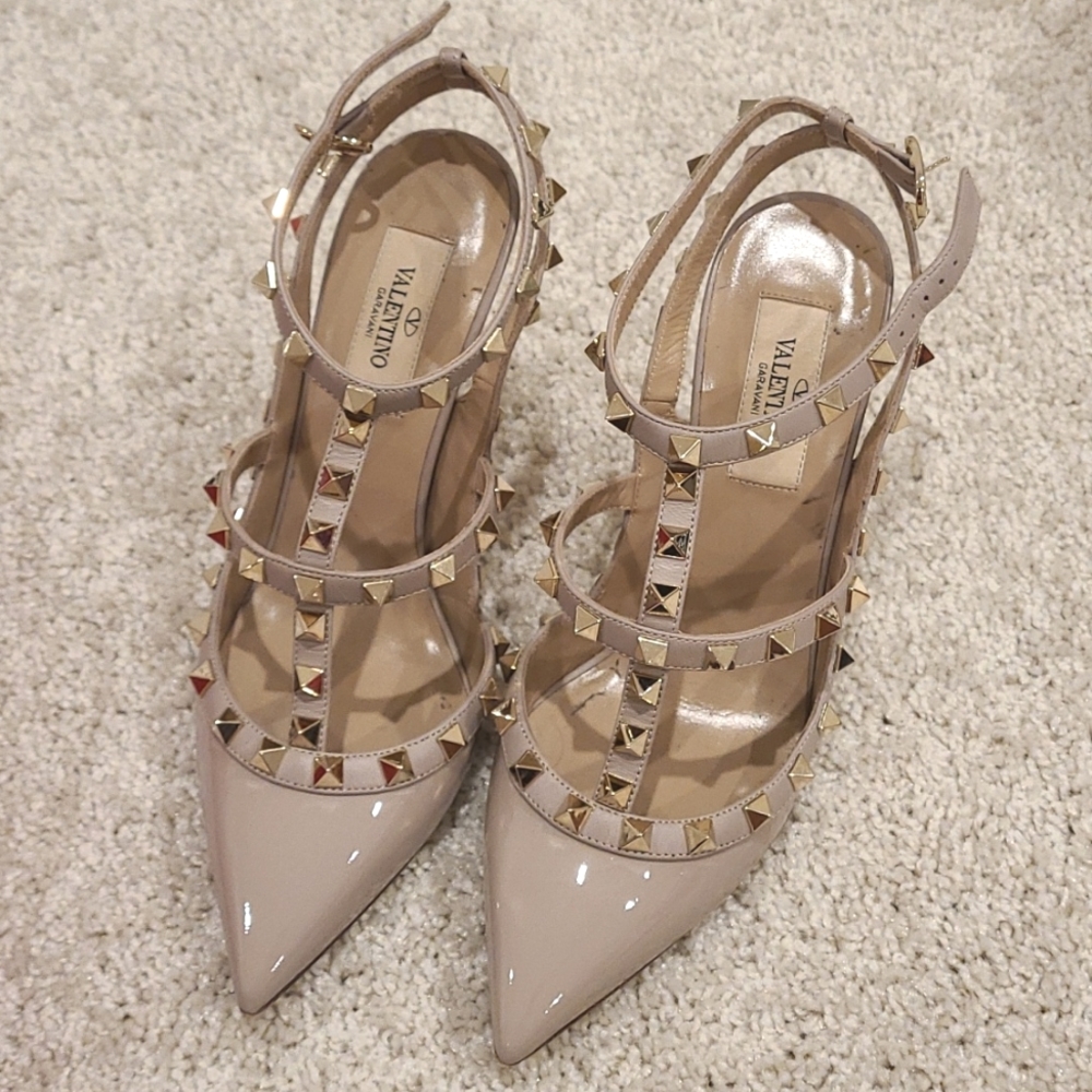 Valentino Rockstud Caged Pump